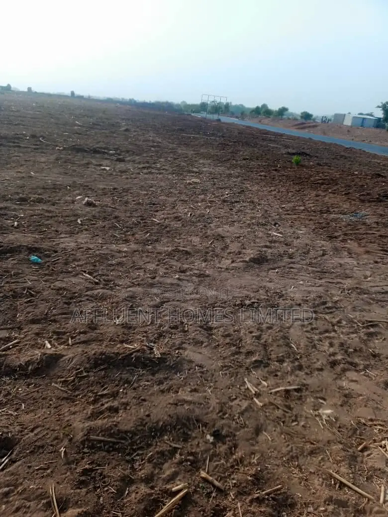 600sqm of Estate Residential Land for 5 Bedrm Duplex in Maitama 2 in Maitama
