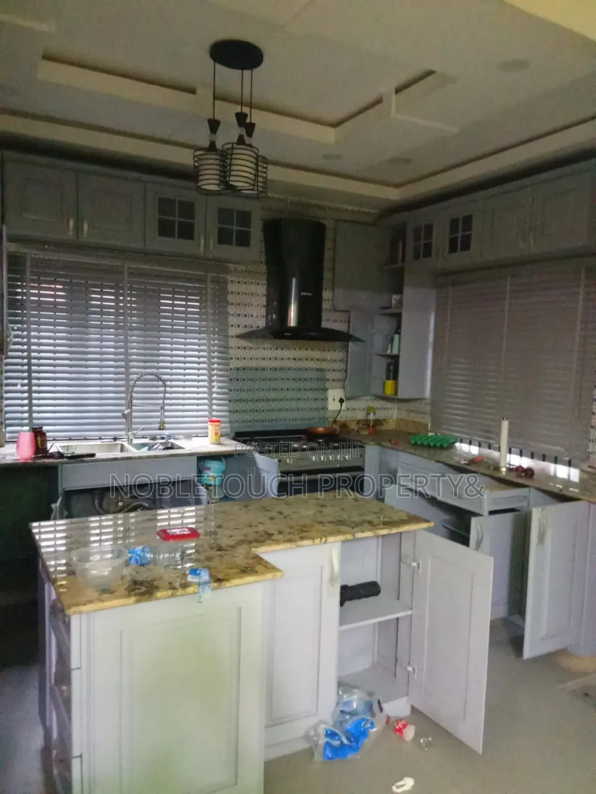 8bdrm Duplex in Diamond Estate for sale in Ipaja / Ipaja