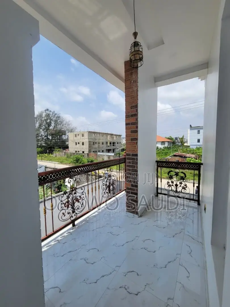 5bdrm Duplex in Lekki Scheme Ii, Abraham Adesanya Estate for rent in Abraham Adesanya Estate