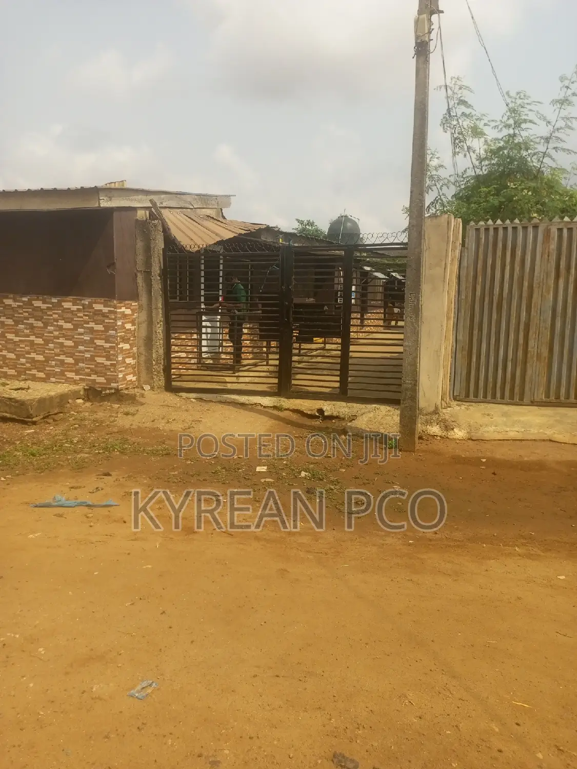 7bdrm Block of Flats in Homart School, Ikorodu for sale in Ikorodu
