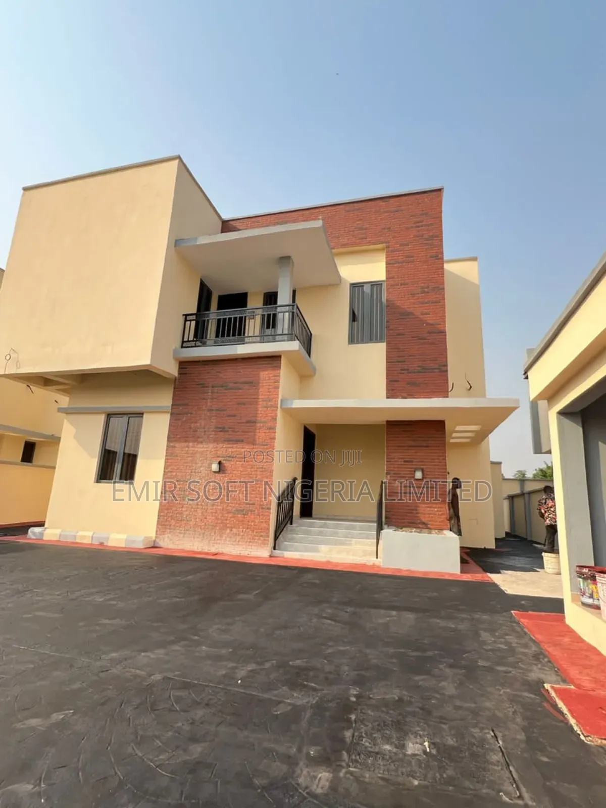 3bdrm Duplex in Oluyole for sale in Oluyole
