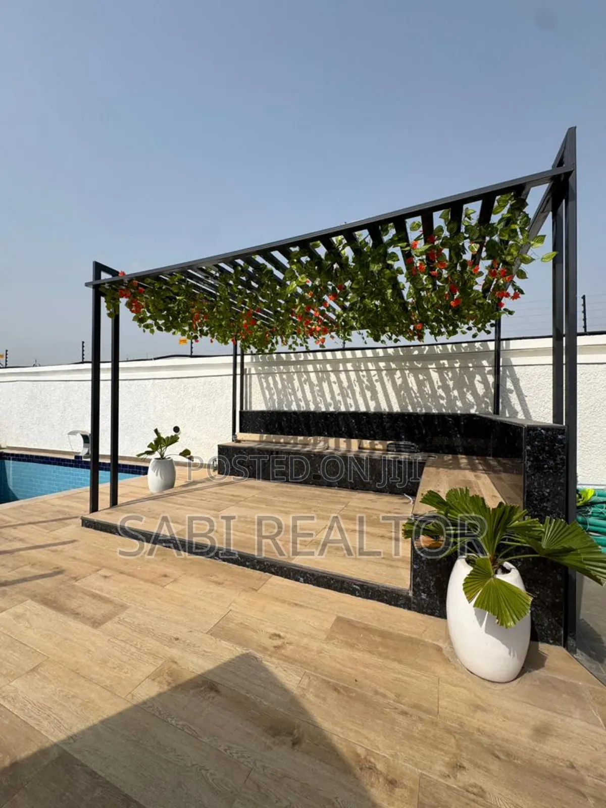 Furnished 5bdrm Duplex in Chevron Drive for sale in Chevron