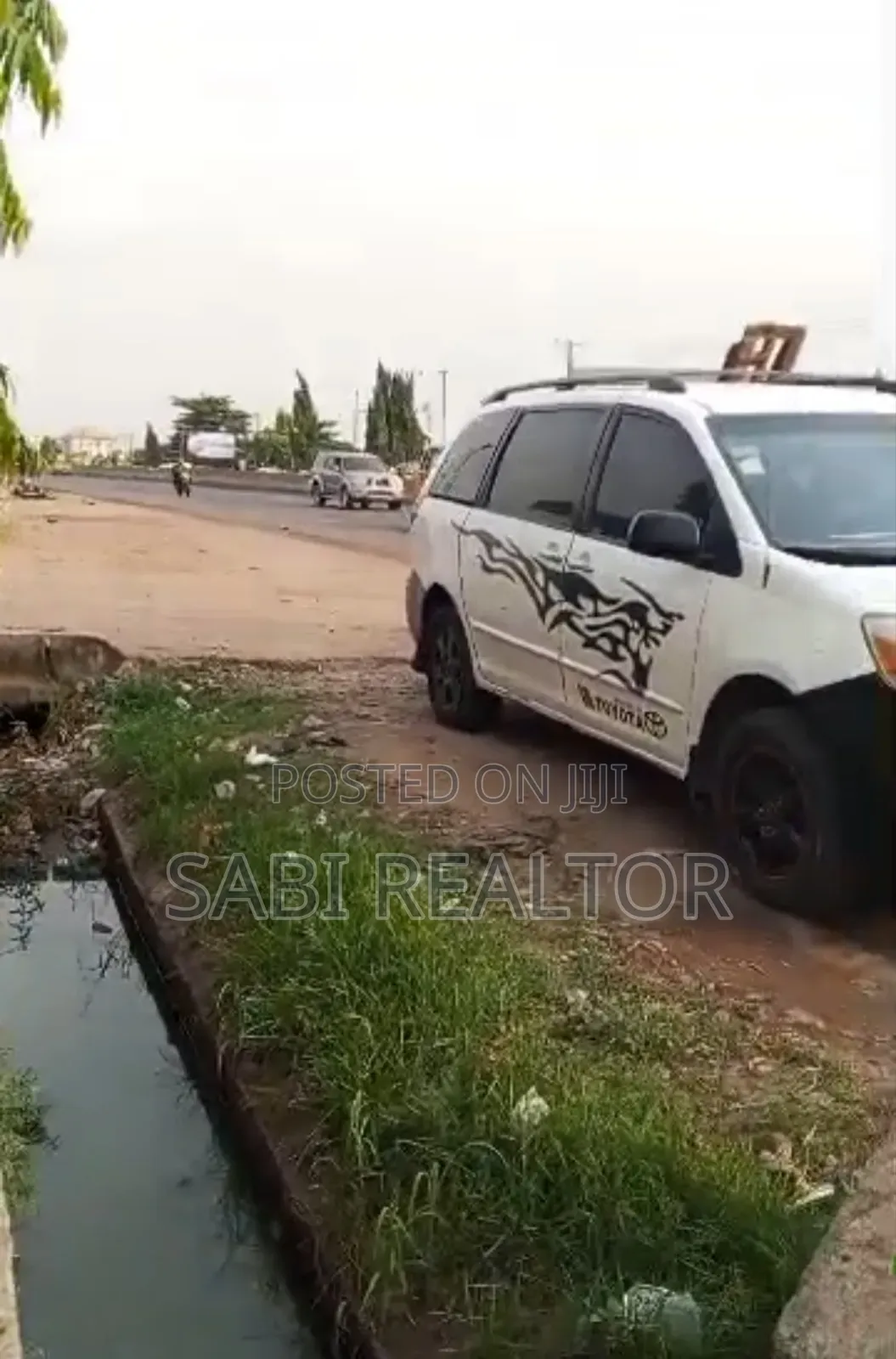 1,000sqm Commercial Land Along Lagos Abeokuta Expressway Salolo in Alagbado