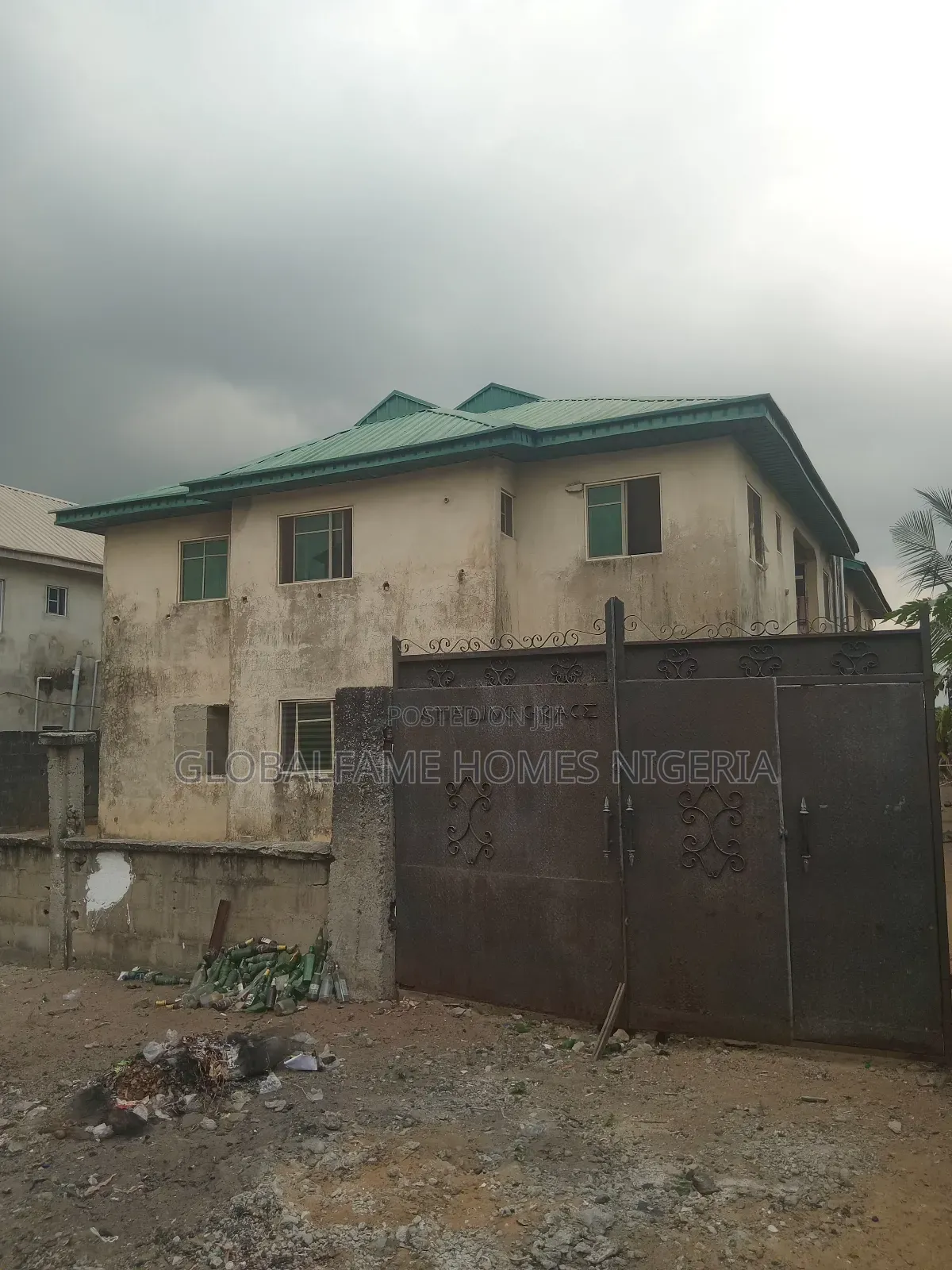 16bdrm Block of Flats in Igbojia Malete, Bogije for sale in Bogije