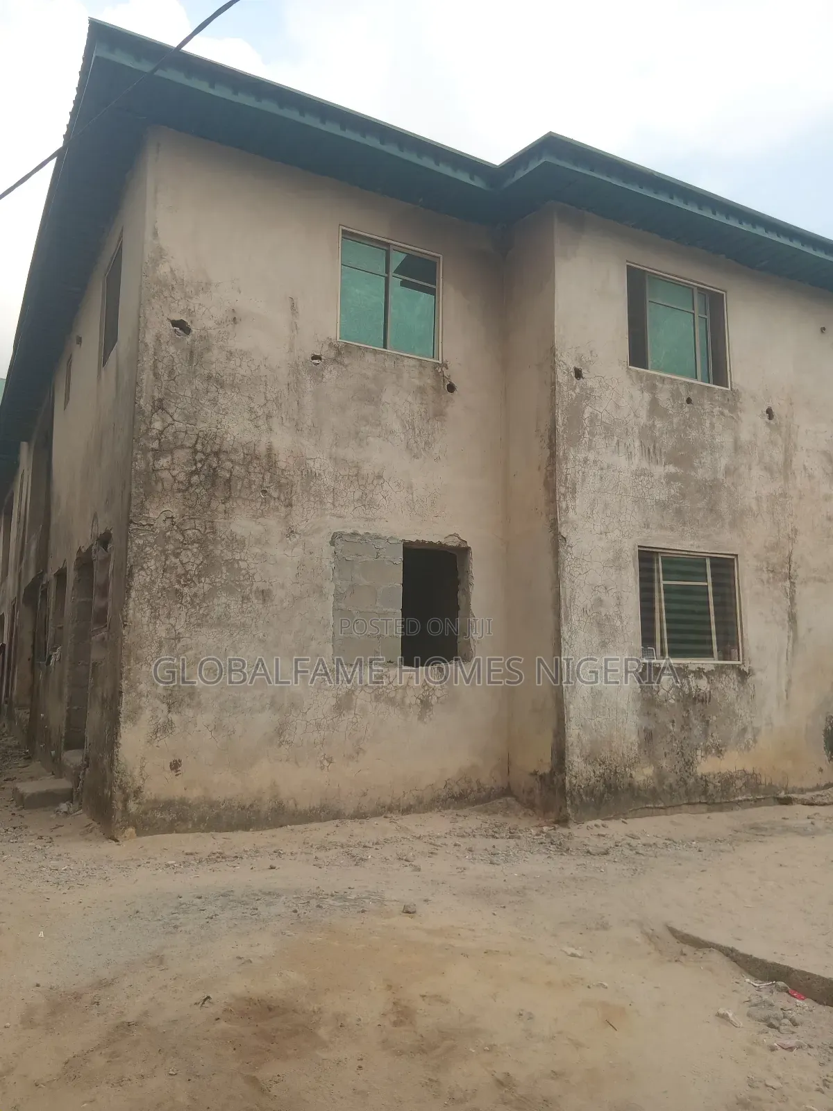 16bdrm Block of Flats in Igbojia Malete, Bogije for sale in Bogije