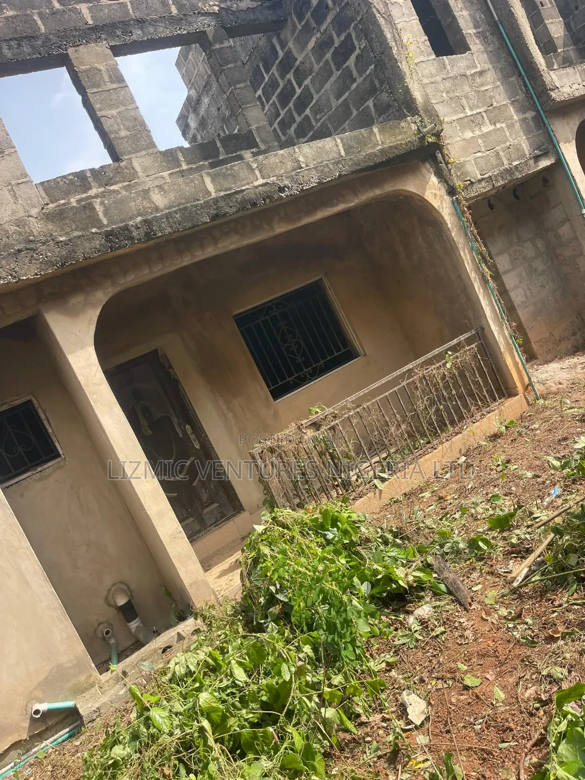 3bdrm Block of Flats in Olorunfemi, Igando / Ikotun/Igando for sale in Igando / Ikotun/Igando