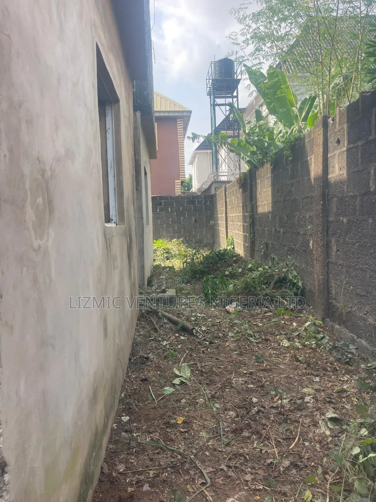 3bdrm Block of Flats in Olorunfemi, Igando / Ikotun/Igando for sale in Igando / Ikotun/Igando
