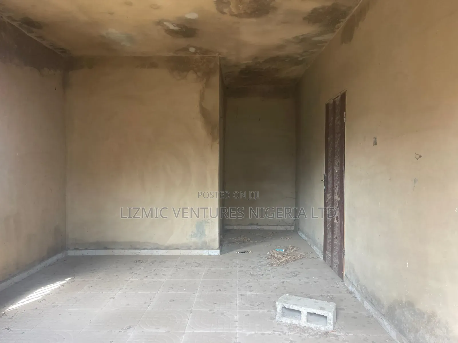 3bdrm Block of Flats in Olorunfemi, Igando / Ikotun/Igando for sale in Igando / Ikotun/Igando