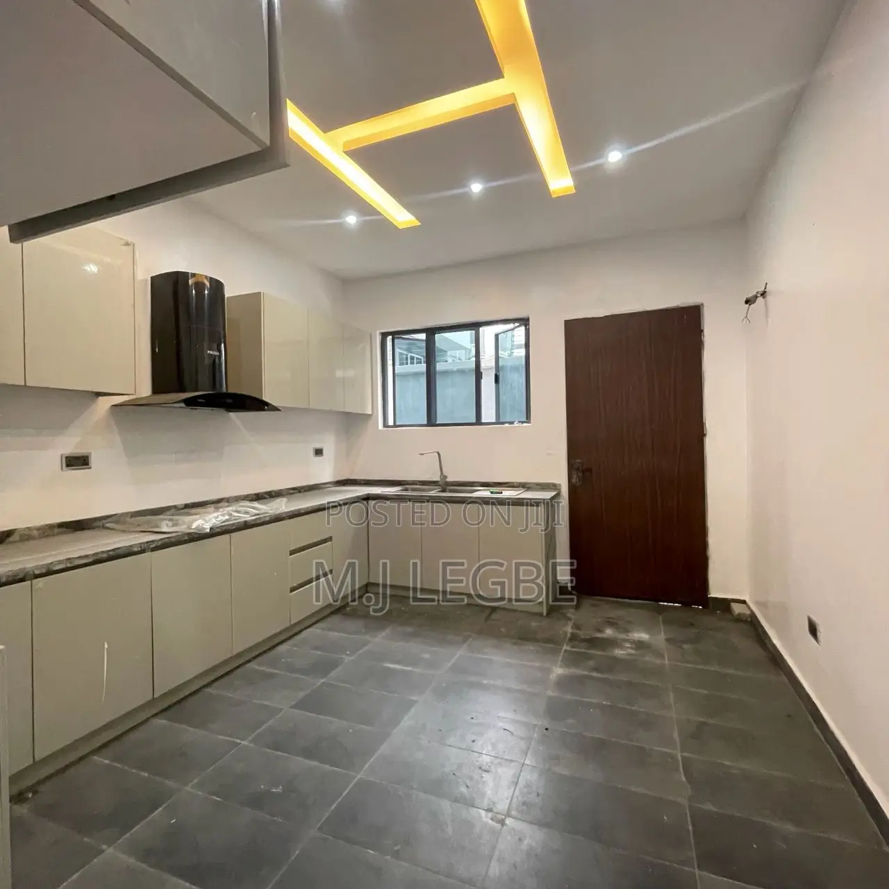 5bdrm Duplex in Ikate, Lekki for sale in Lekki