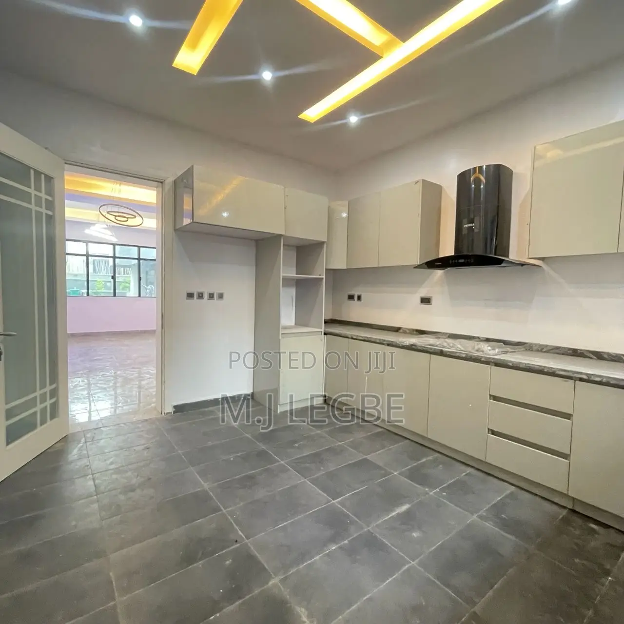 5bdrm Duplex in Ikate, Lekki for sale in Lekki