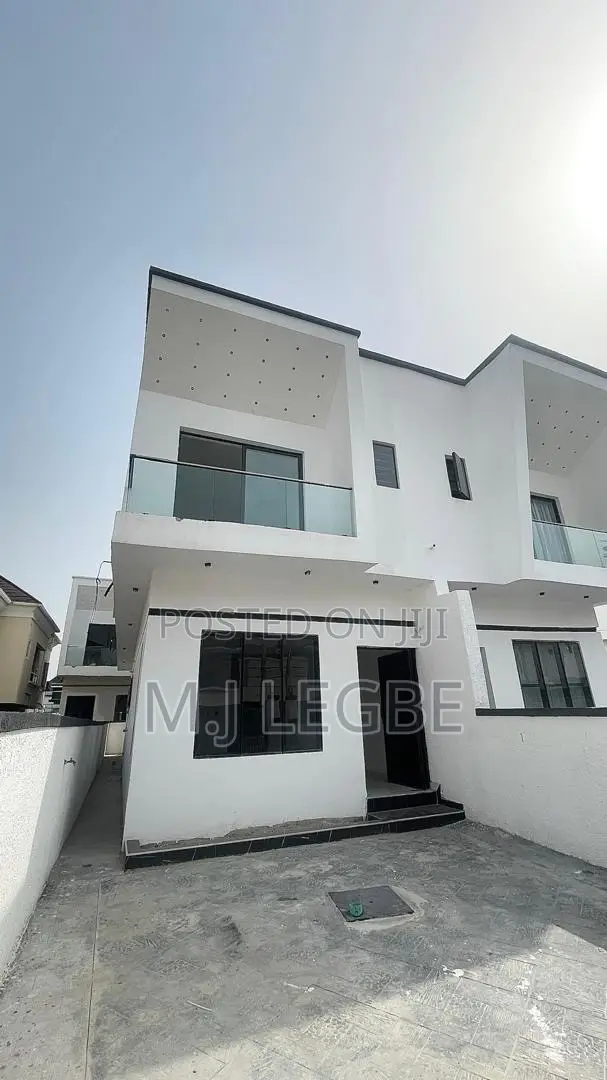 4bdrm Duplex in Chevron, Lekki for sale in Lekki