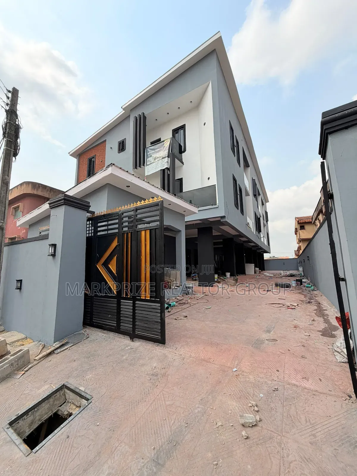 5bdrm Duplex in Ajao Estate Lagos for sale in Ajao Estate