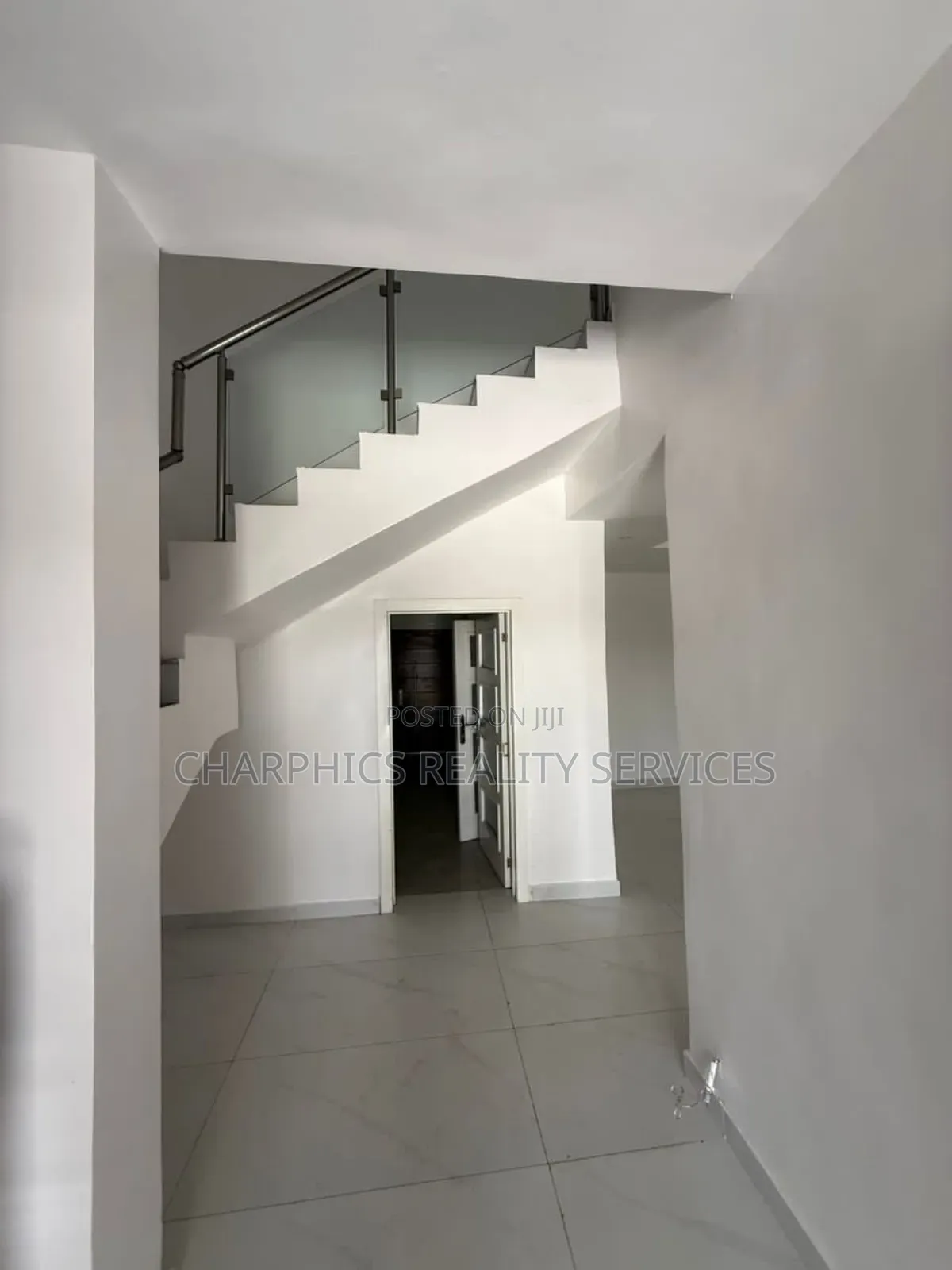 3bdrm Duplex in Ikate for sale in Ikate