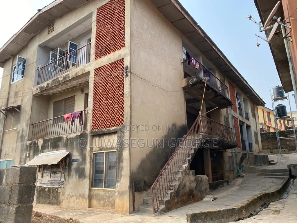 Furnished 14bdrm Block of Flats in Basorun for sale in Basorun