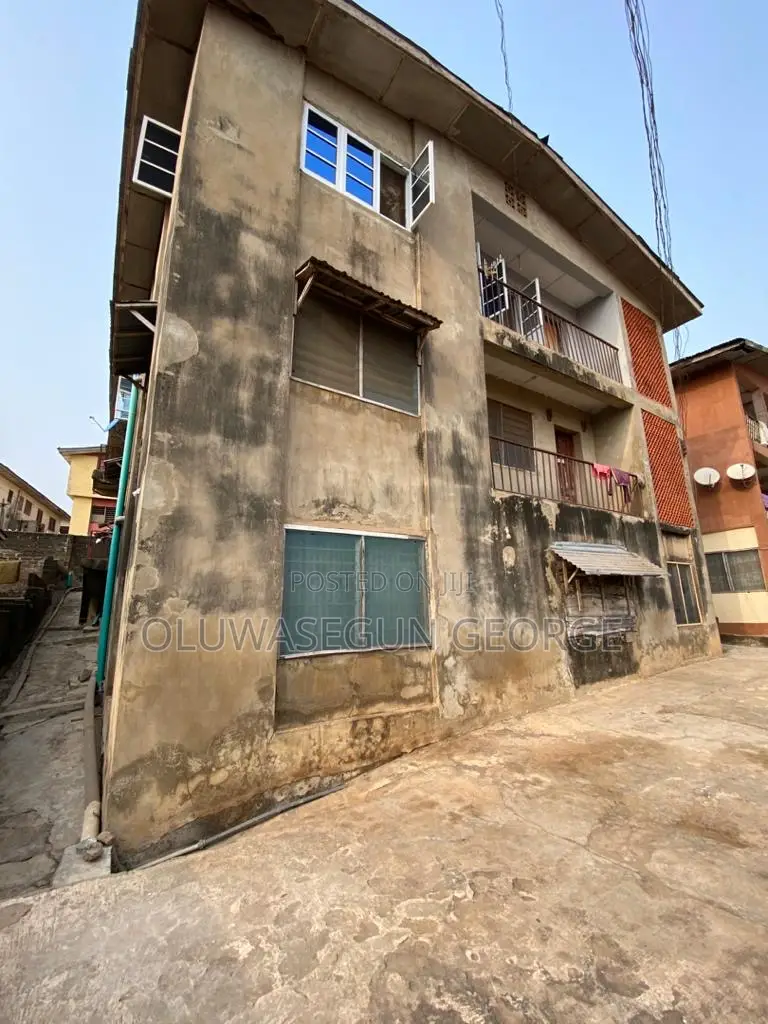 Furnished 14bdrm Block of Flats in Basorun for sale in Basorun