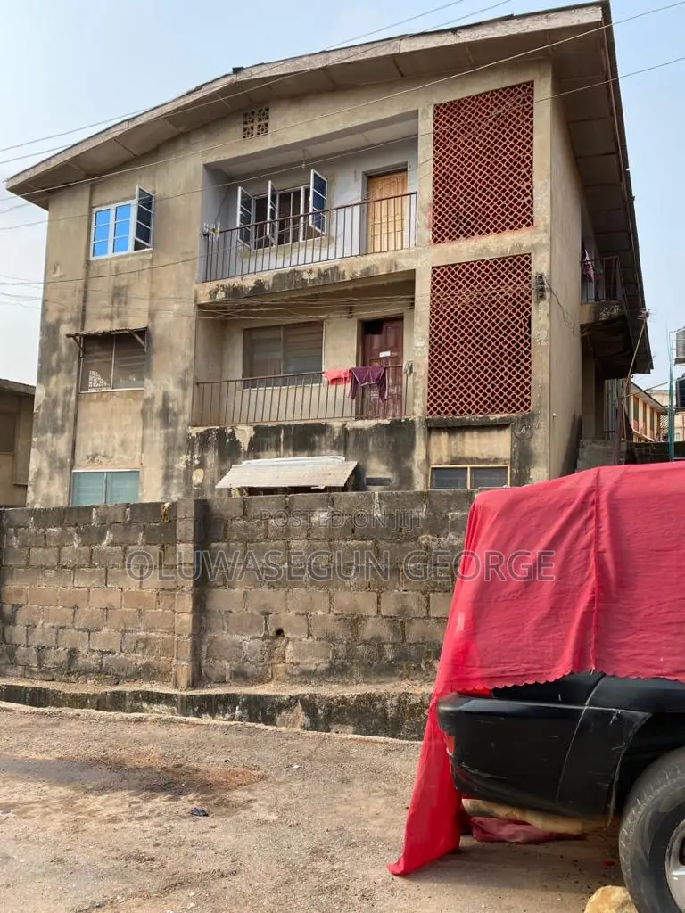 Furnished 14bdrm Block of Flats in Basorun for sale in Basorun