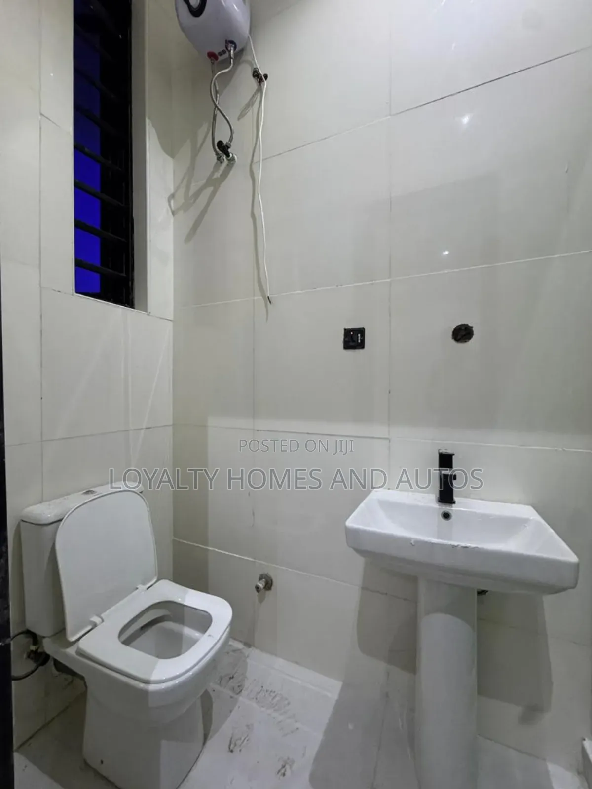4bdrm Duplex in Ikota for sale in Ikota