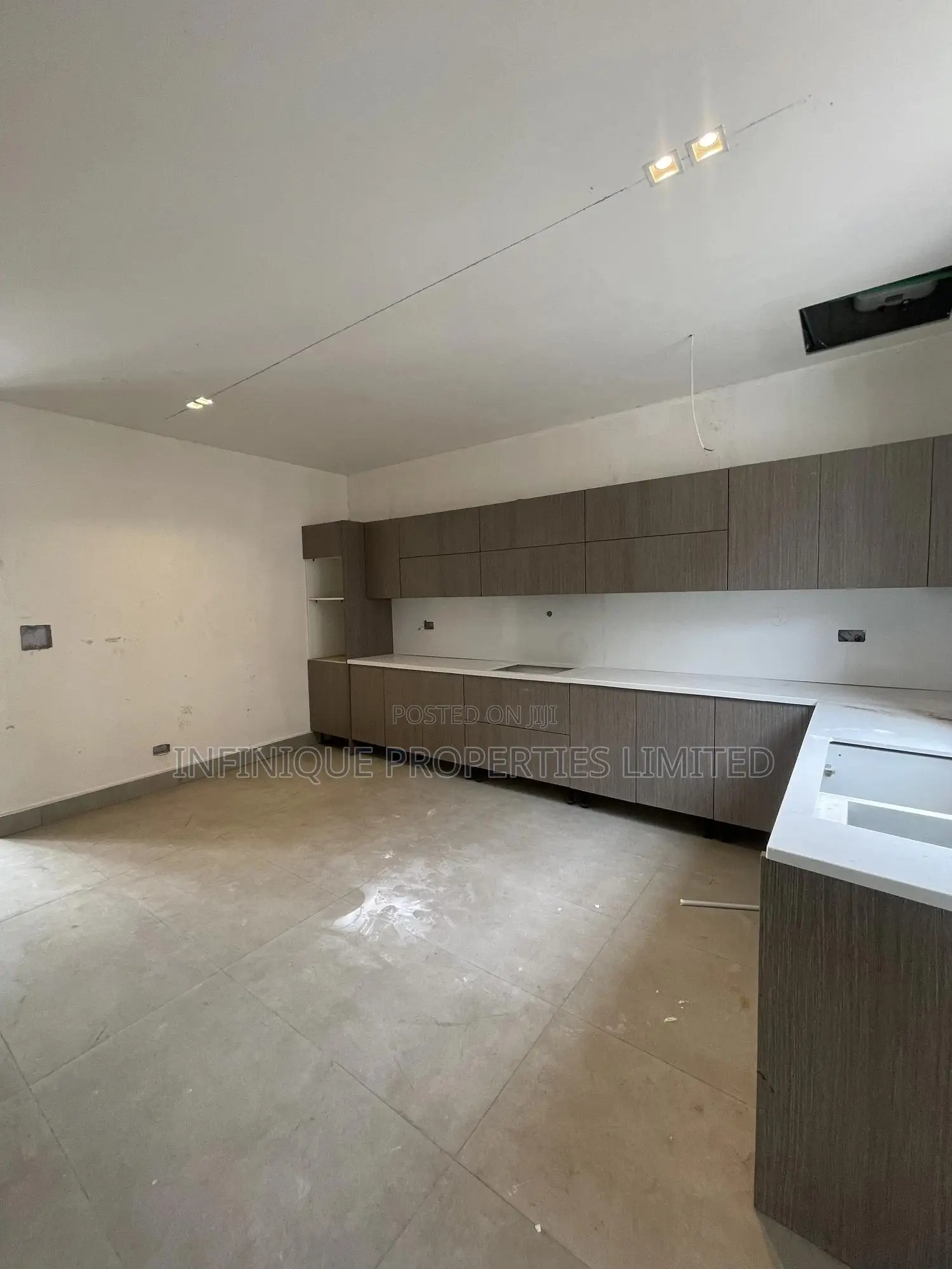 4bdrm Maisonette in Lekki Phase 1 for sale in Lekki Phase 1