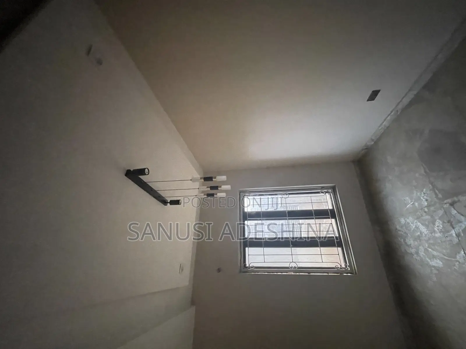 5bdrm Duplex in Jahi Gilmore,Close for sale in Jahi