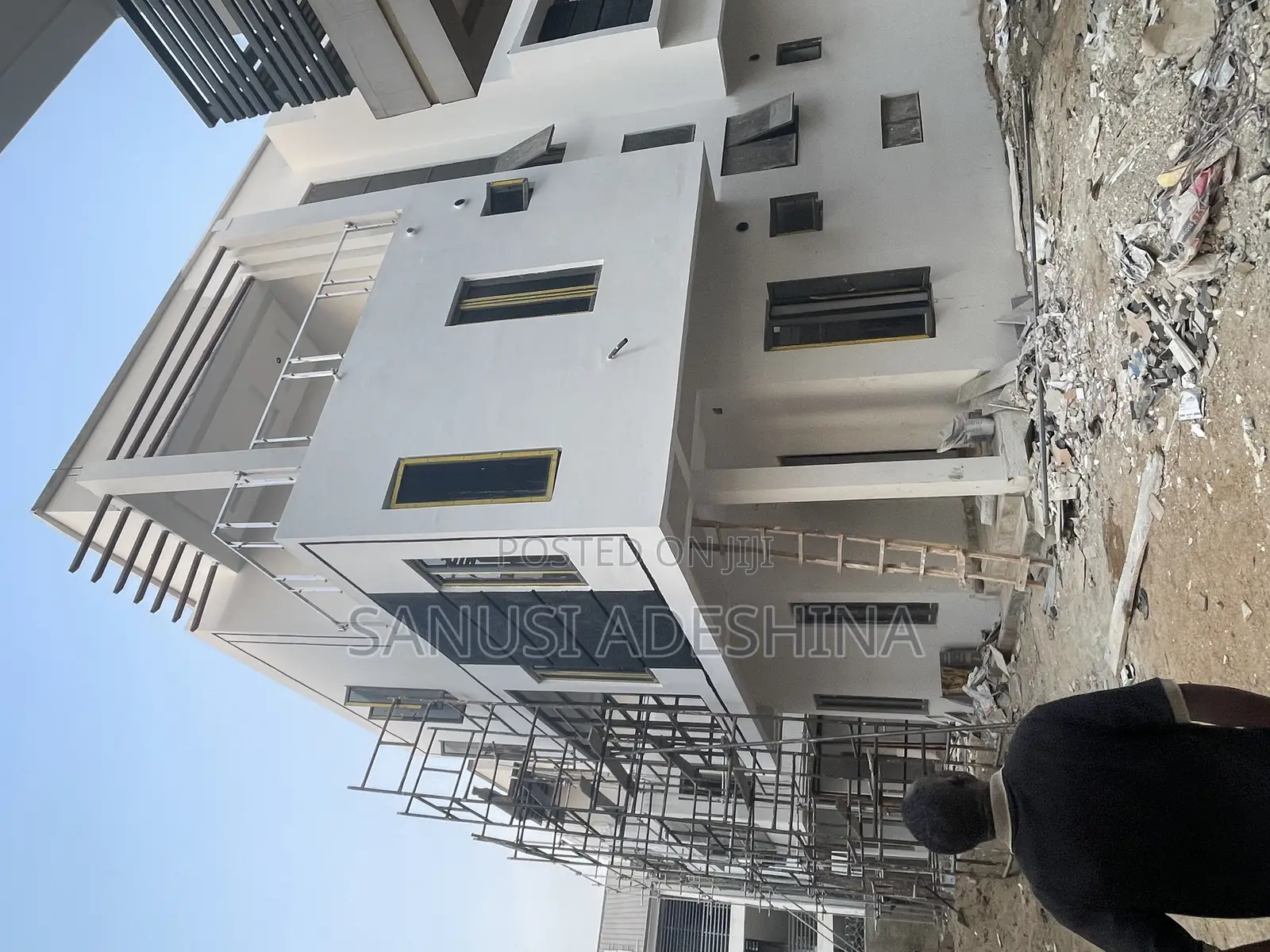 5bdrm Duplex in Jahi Gilmore,Close for sale in Jahi