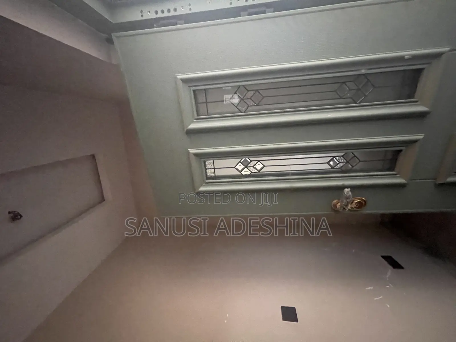 5bdrm Duplex in Jahi Gilmore,Close for sale in Jahi