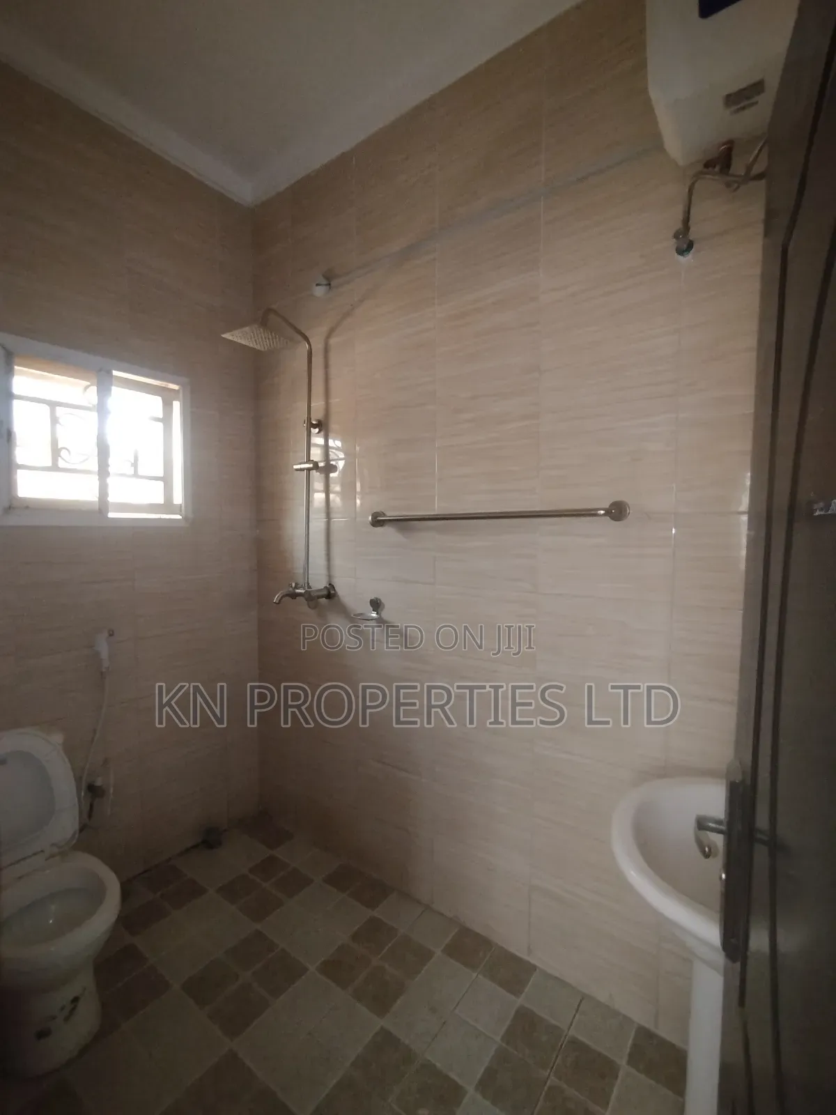 3bdrm Block of Flats in Resettlement, Apo District for rent in Apo District