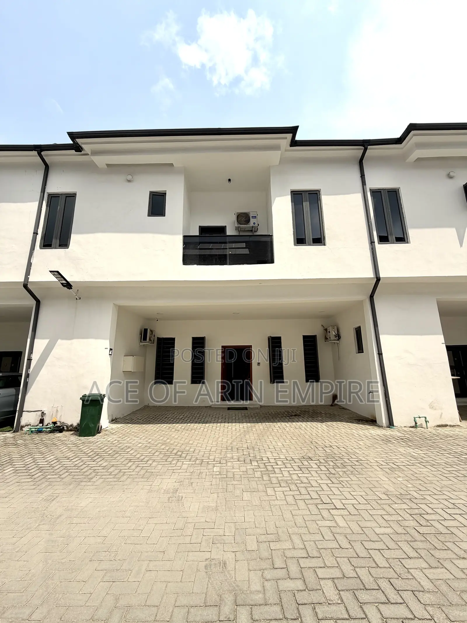 4bdrm Duplex in Vgc for sale in VGC / Ajah