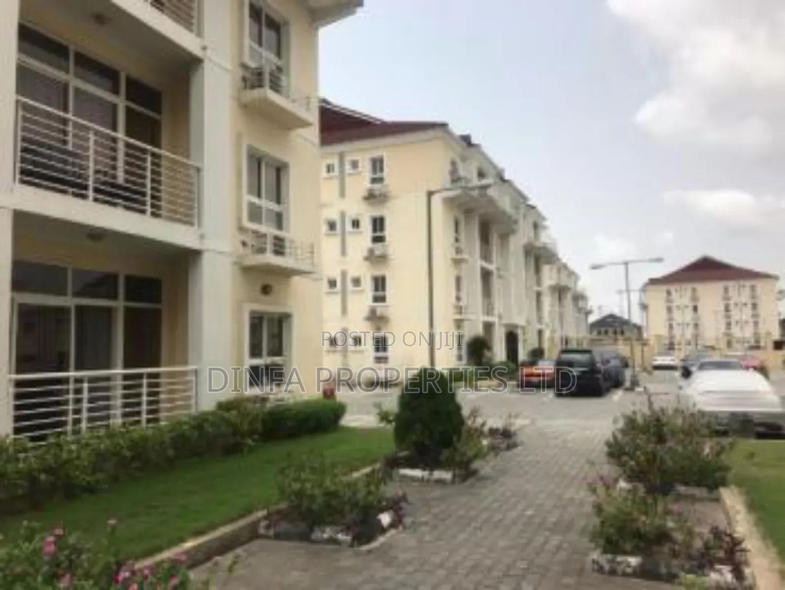 3bdrm Apartment in Cromwell Court, Chevron for sale in Chevron