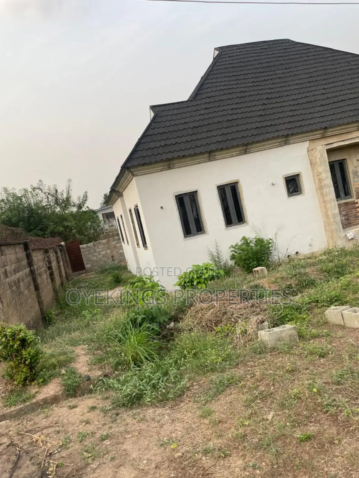 3bdrm Bungalow in Ayilara, Akala Express for sale in Akala Express