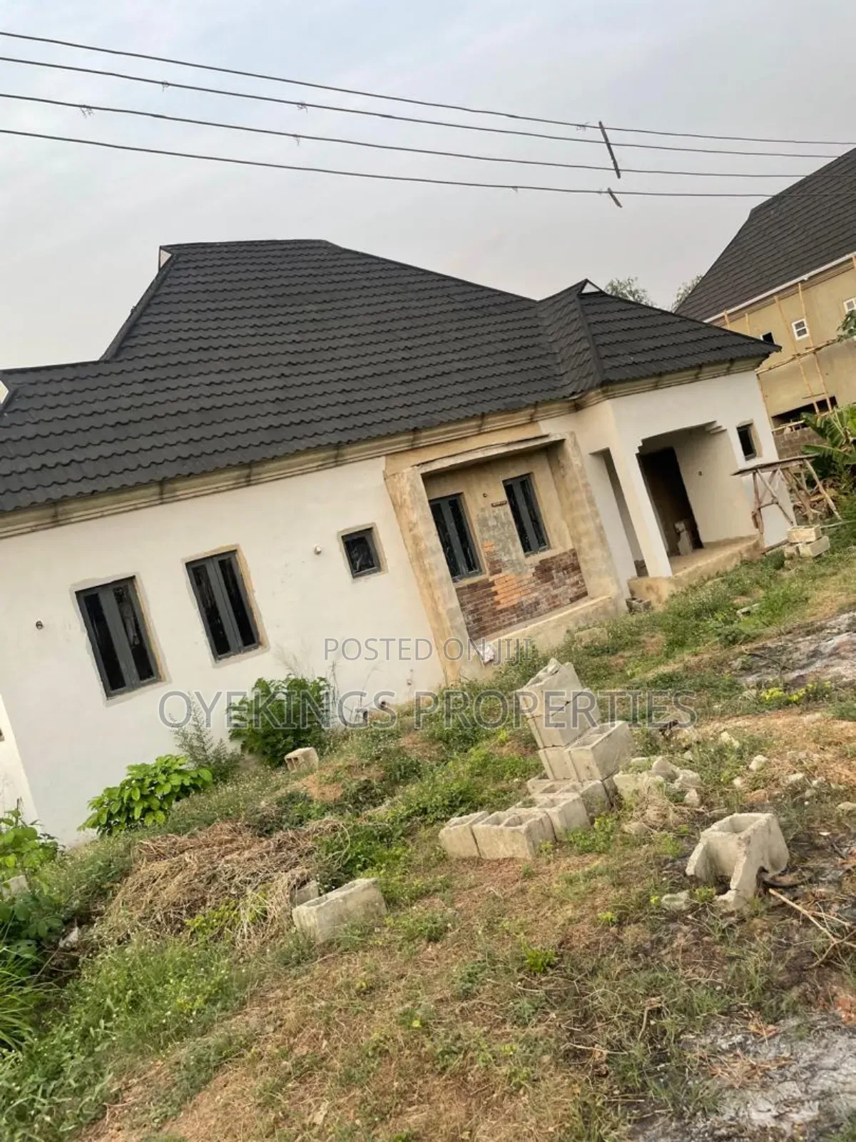 3bdrm Bungalow in Ayilara, Akala Express for sale in Akala Express