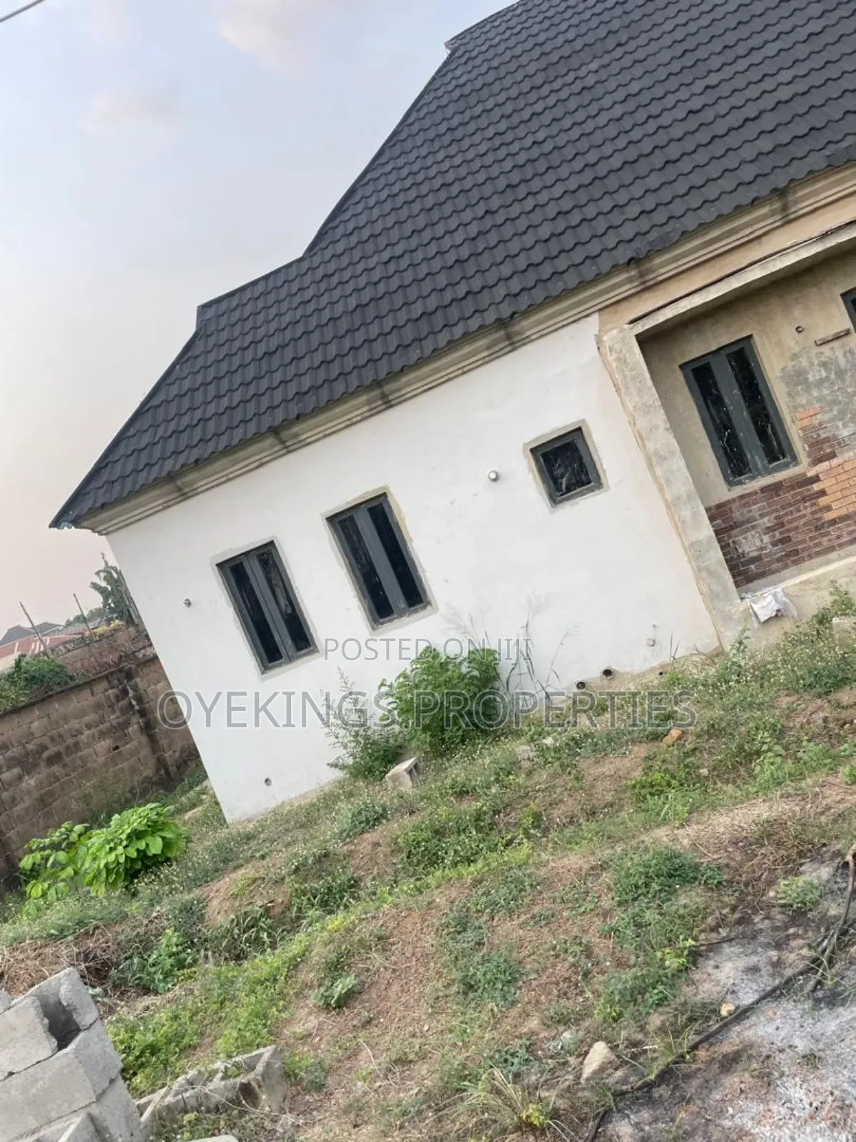 3bdrm Bungalow in Ayilara, Akala Express for sale in Akala Express