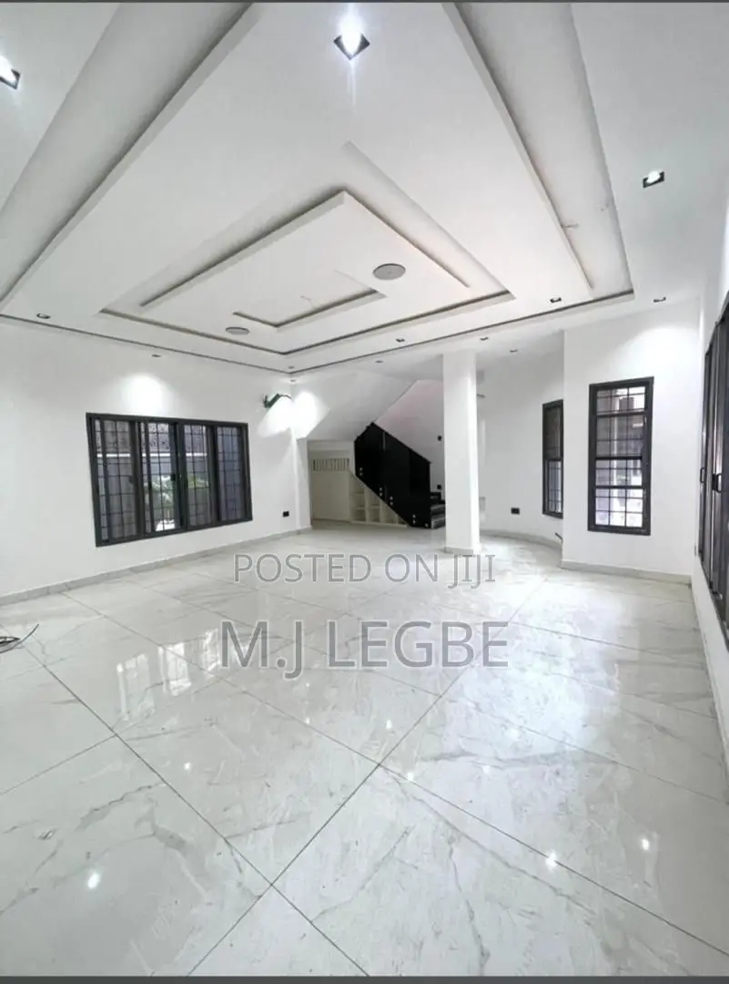 5bdrm Duplex in Phase 1, Lekki for rent in Lekki