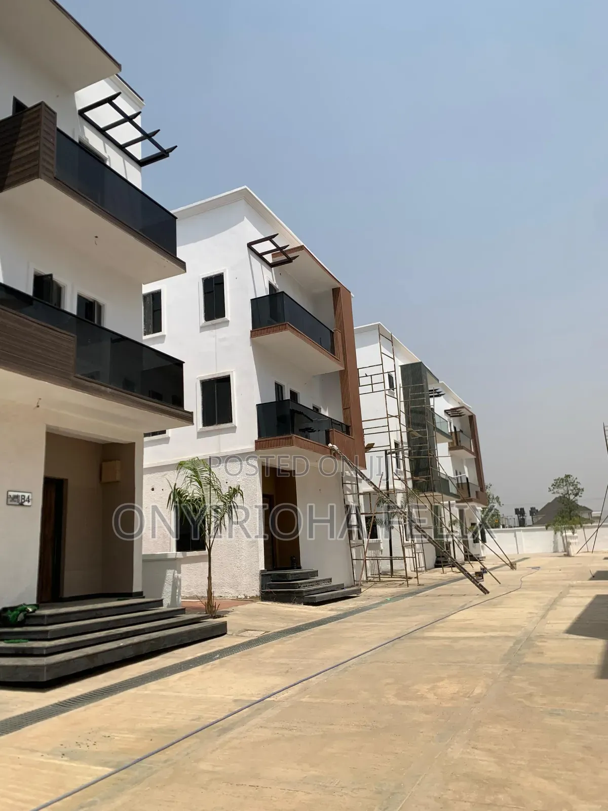 5bdrm Duplex in Jahi Gilmore for sale in Jahi
