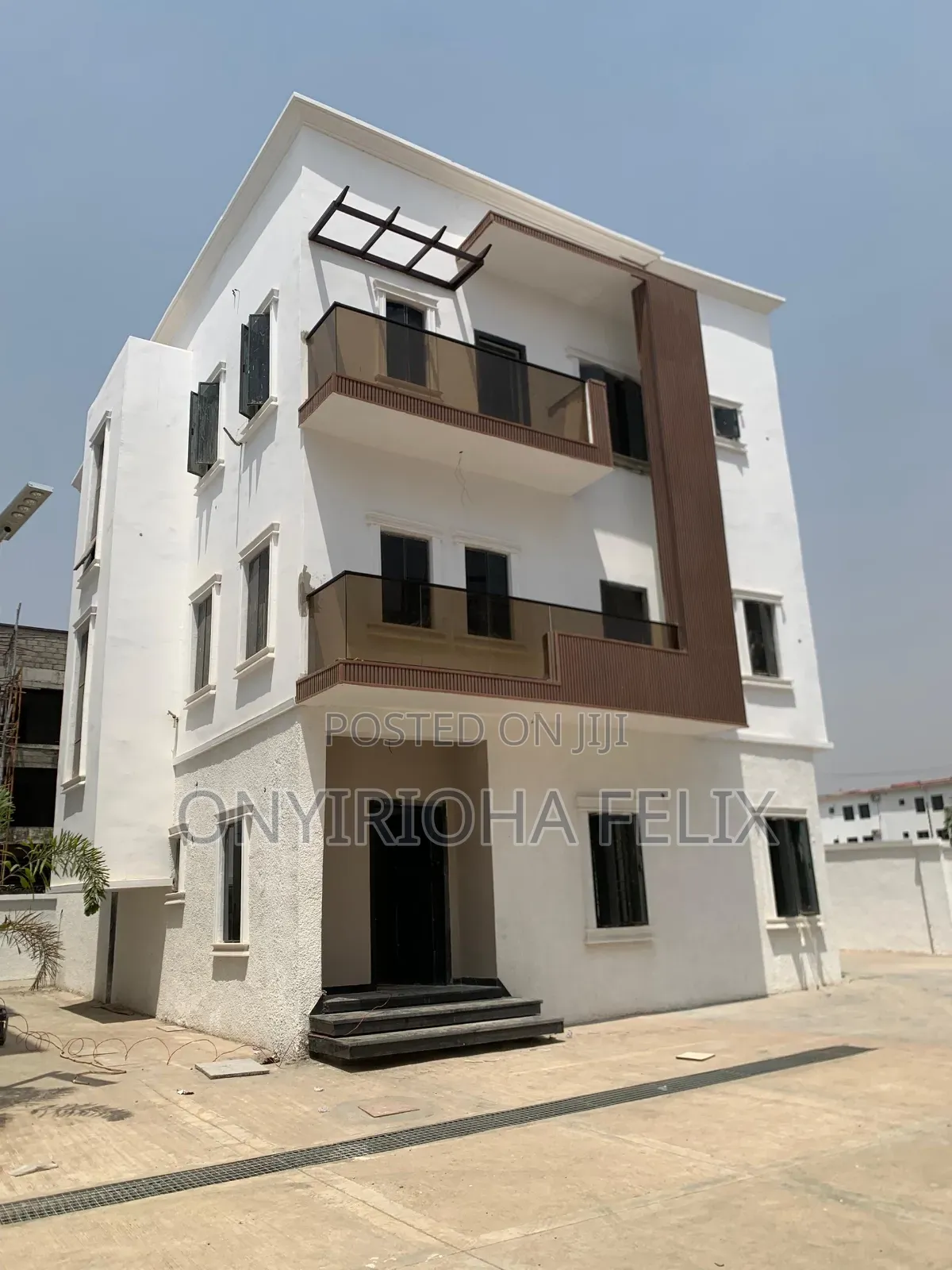 5bdrm Duplex in Jahi Gilmore for sale in Jahi