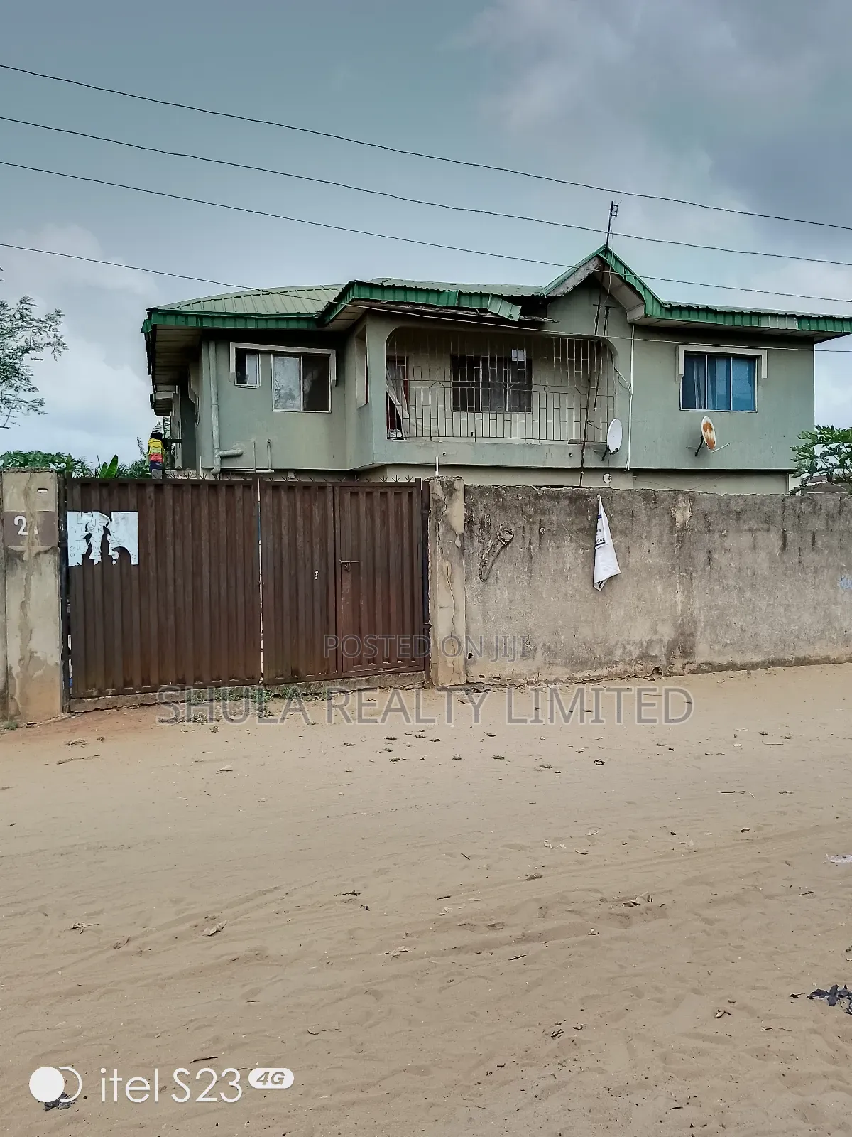 Furnished 7bdrm House in Okokomaiko for sale in Okokomaiko