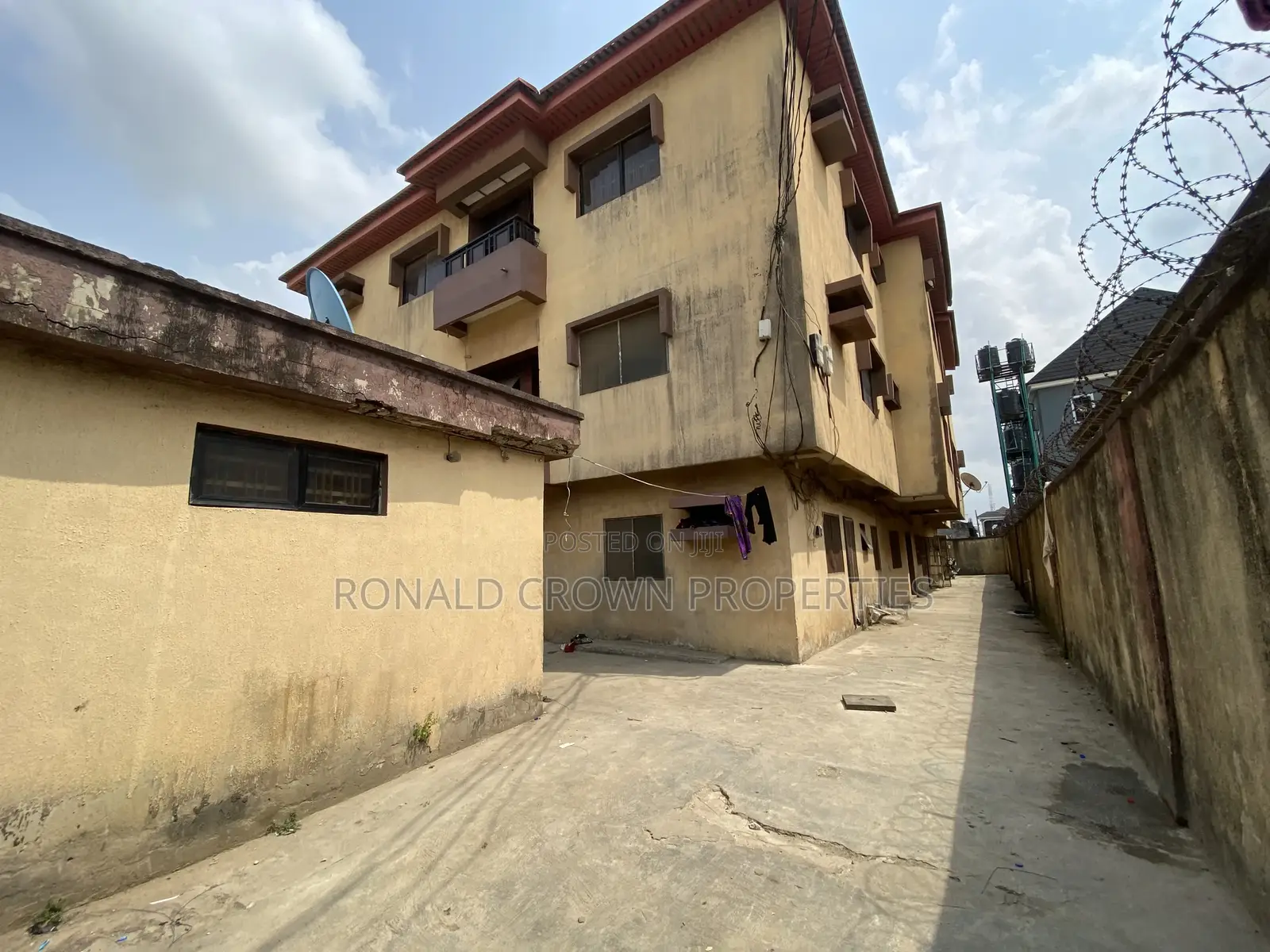 3bdrm Block of Flats in Ago Palace for sale in Ago Palace