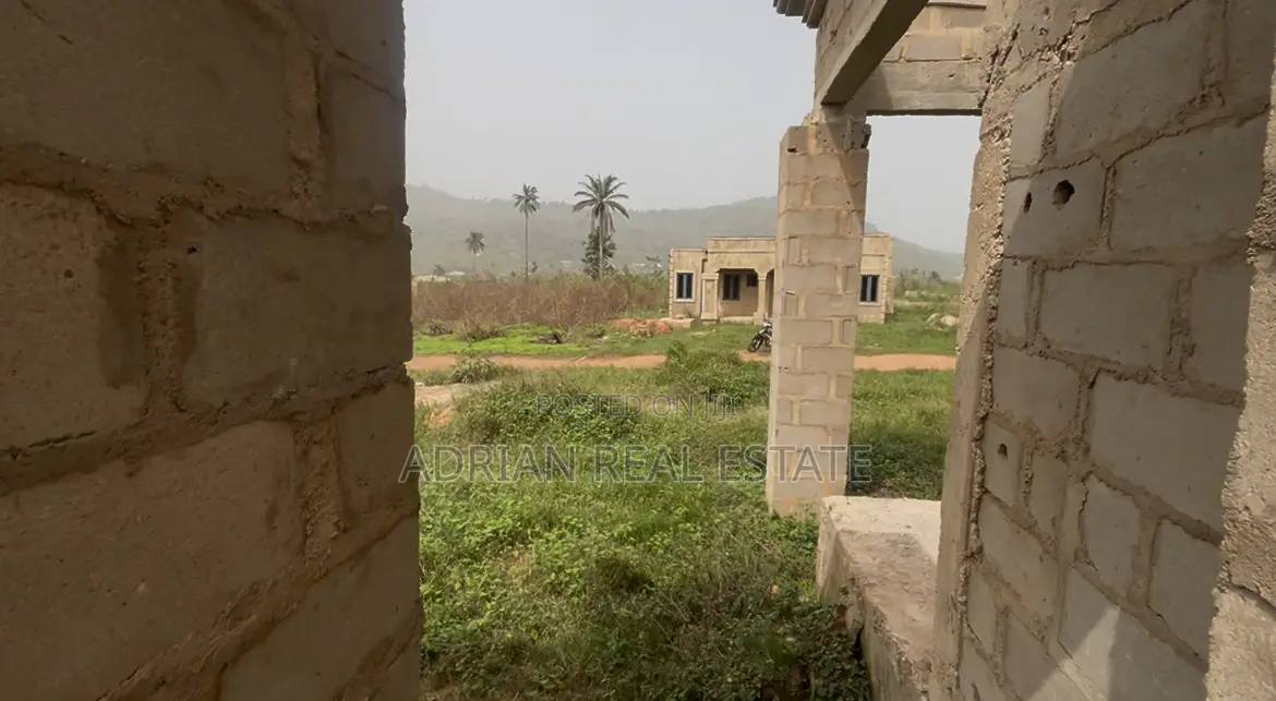 4bdrm Bungalow in Fadahunsi Estate, Ilesa for sale in Ilesa