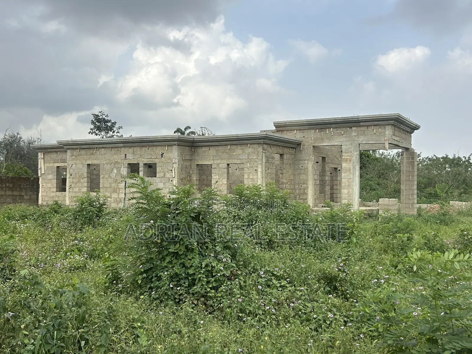 4bdrm Bungalow in Fadahunsi Estate, Ilesa for sale in Ilesa