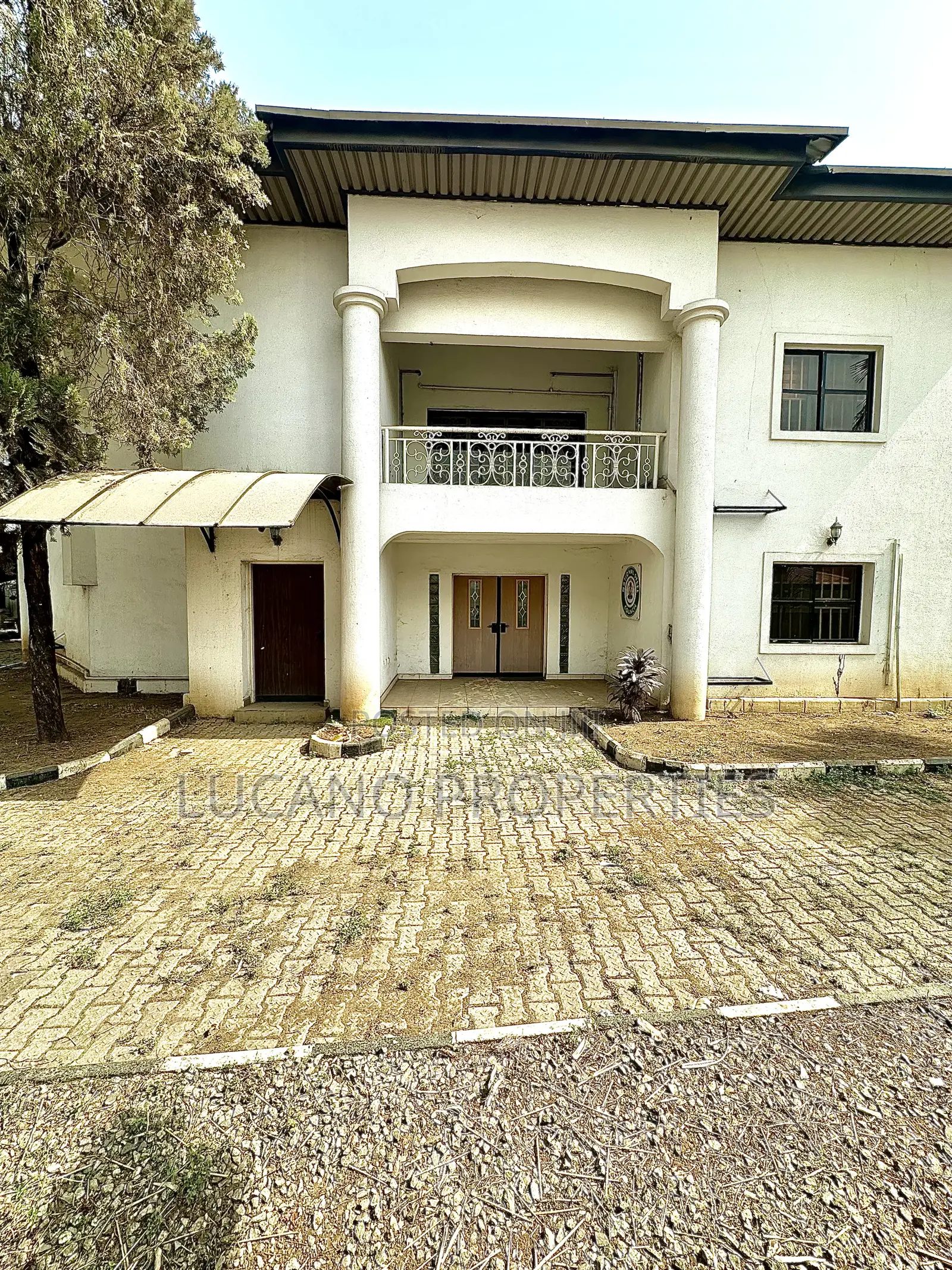 Commercial Property Suitable for Lounge, Hotel, Government Offices in Central Business District