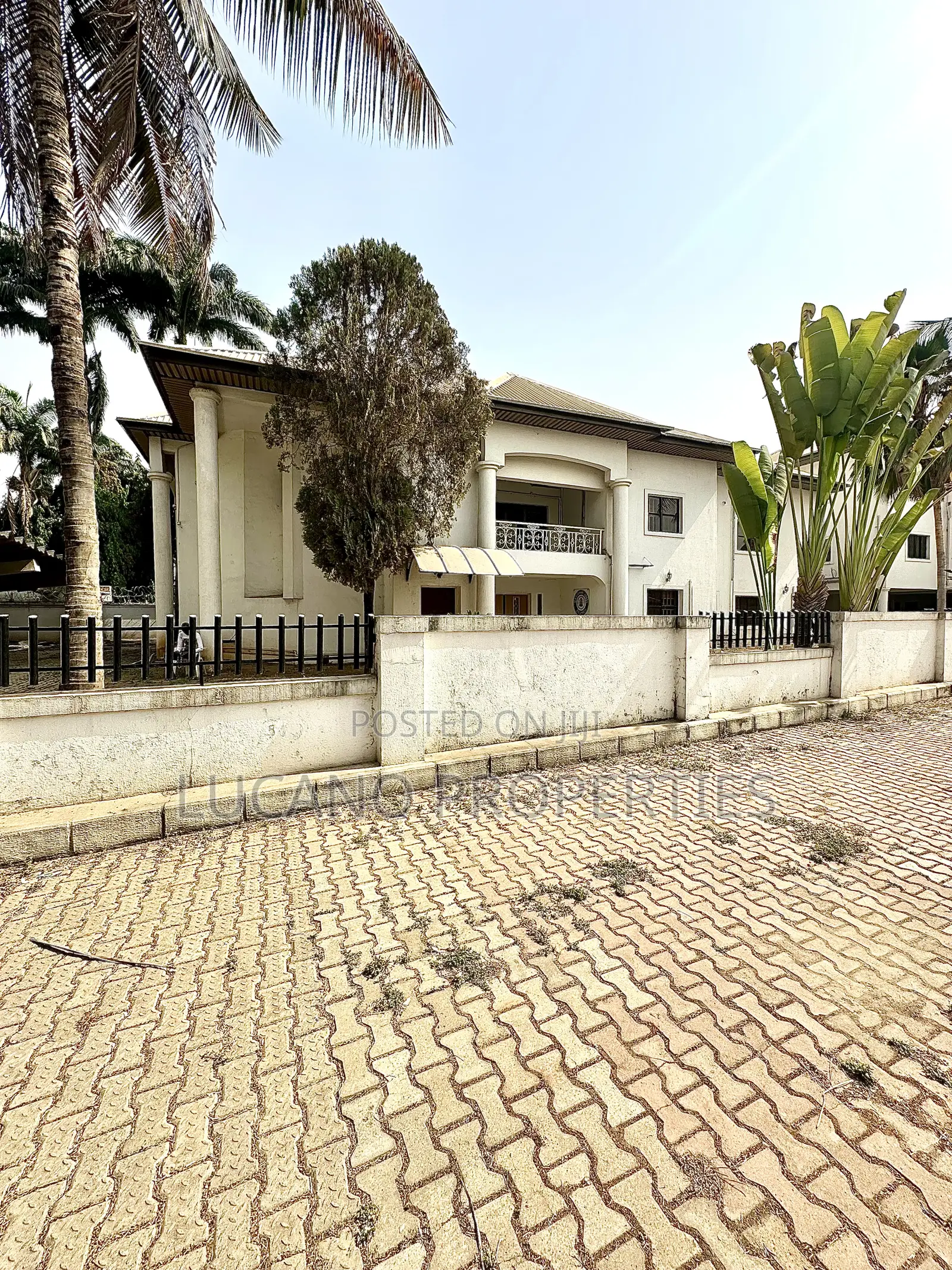 Commercial Property Suitable for Lounge, Hotel, Government Offices in Central Business District