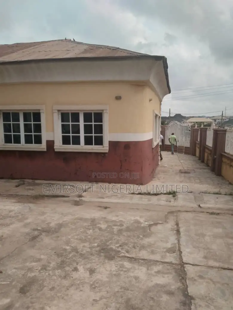 4bdrm Bungalow in Kasunmu Estate, Akala Express for sale in Akala Express