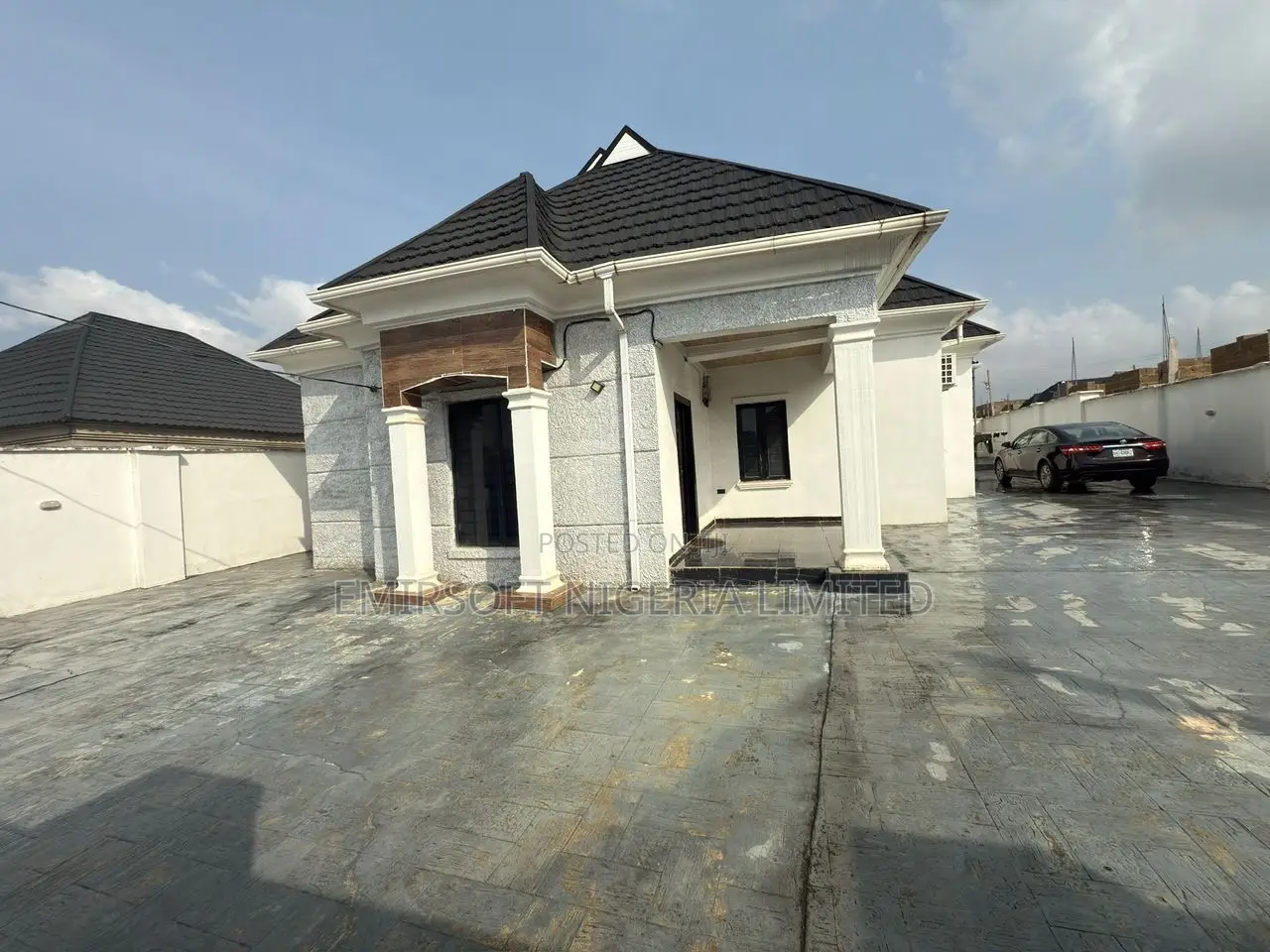 4bdrm Bungalow in City Park And Garden, Alakia for sale in Alakia
