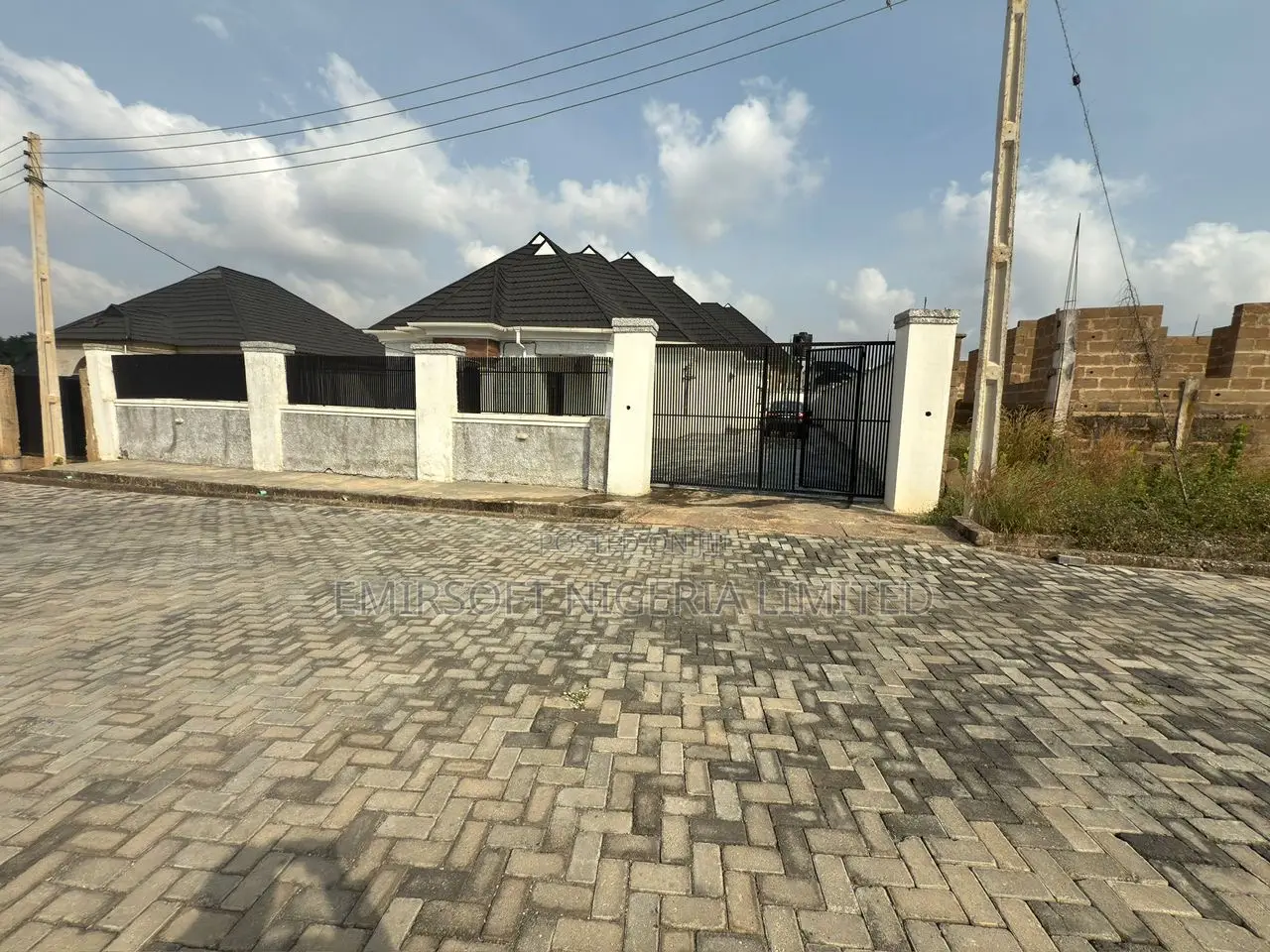 4bdrm Bungalow in City Park And Garden, Alakia for sale in Alakia