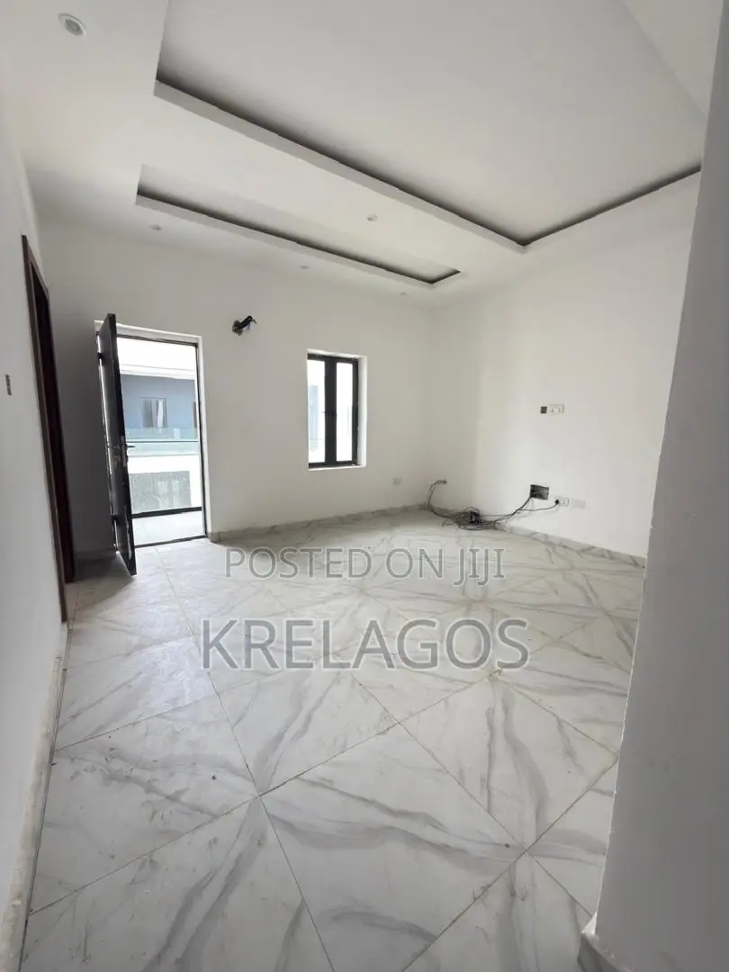 4bdrm Duplex in Ikota for sale in Ikota
