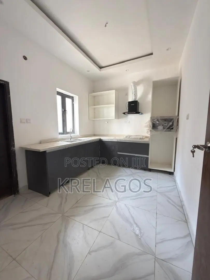4bdrm Duplex in Ikota for sale in Ikota