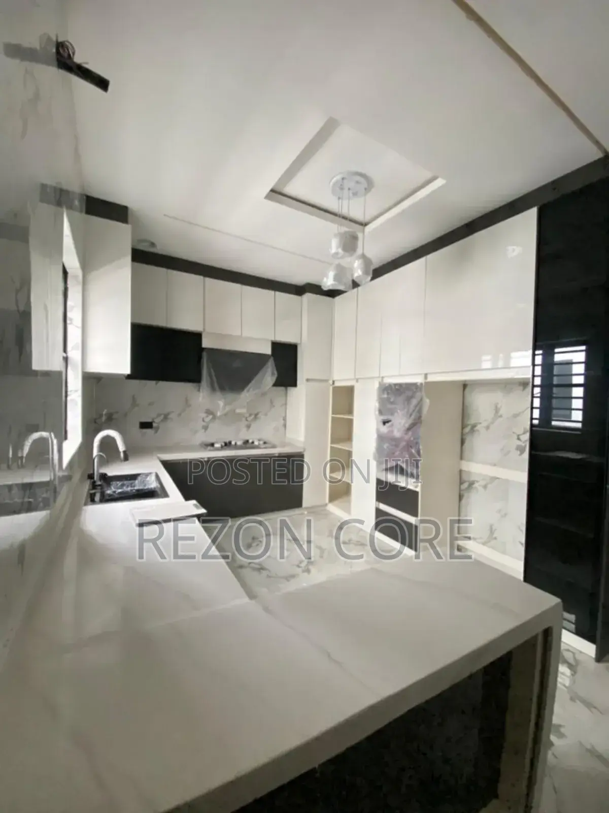 4bdrm Duplex in Lekki Phase 2 for sale in Lekki Phase 2