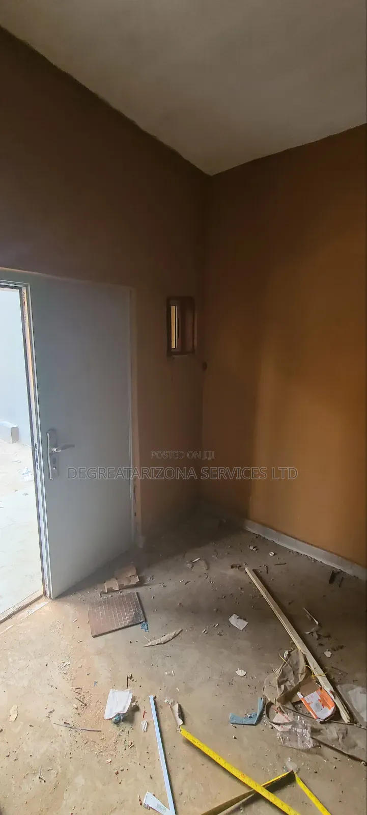 Shop for Rent in a Plaza in Awka