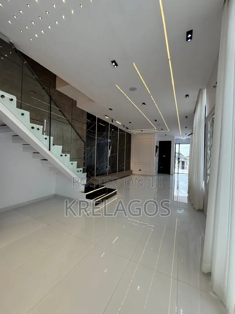 5bdrm House in Ikota for sale in Ikota