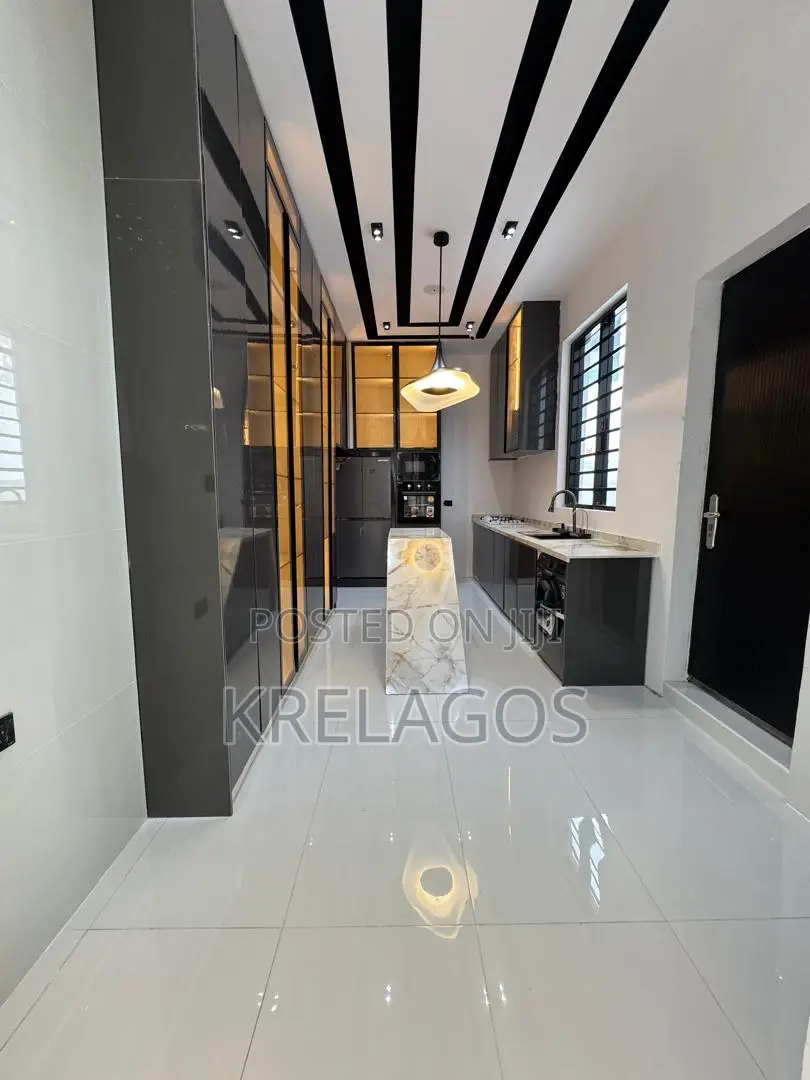 5bdrm House in Ikota for sale in Ikota