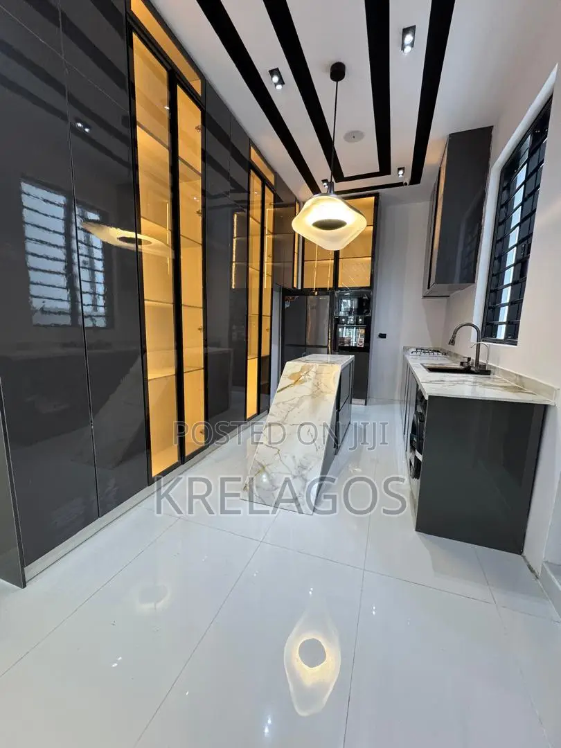 5bdrm House in Ikota for sale in Ikota
